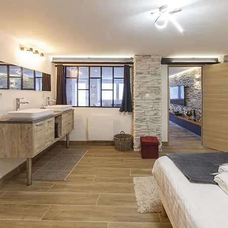 Apartment Luxueux Au Coeur De La Doutre
